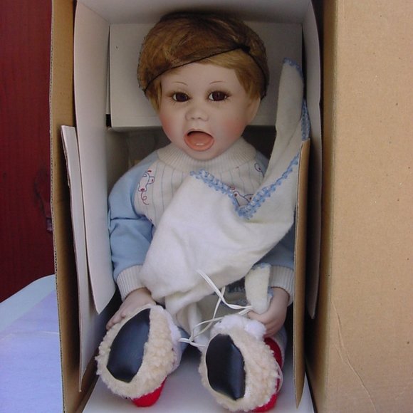 TERRI DeHETRE "DIDDLE DIDDLE DUMPLING DOLL IN ORIGINAL BOX WITH COA - Picture 10 of 12